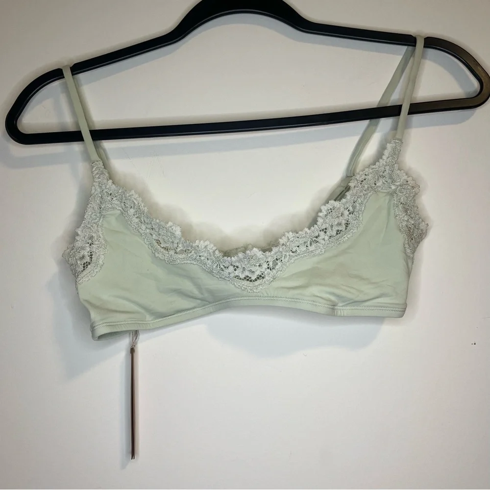 SKIMS Fits Everybody Lace Scoop Bralette - Spearmint - Picture 2 of 7